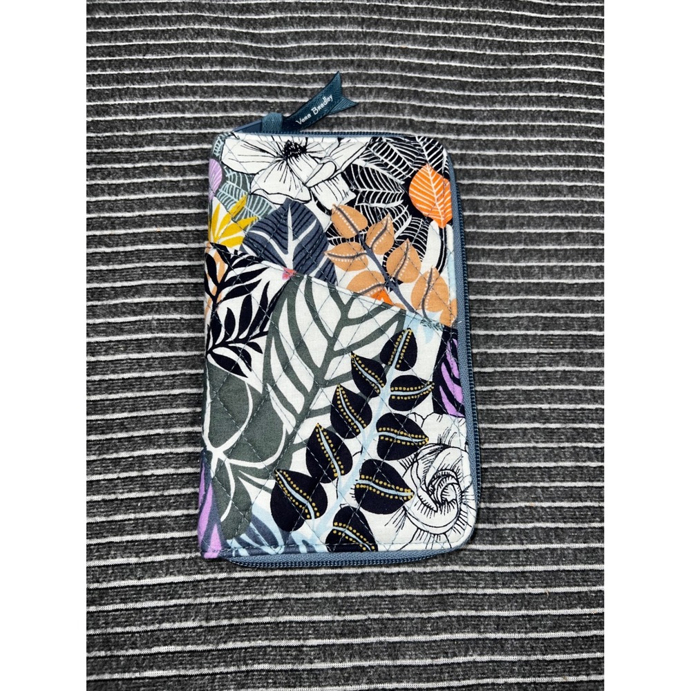 Vera Bradley Travel Wallet Palm Floral Quilted Cotton RFID Organizer